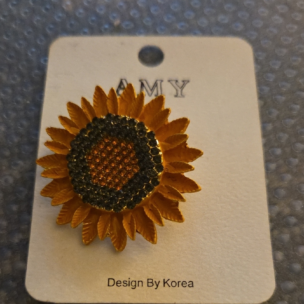 Sunflower Brooch - Gold and Black